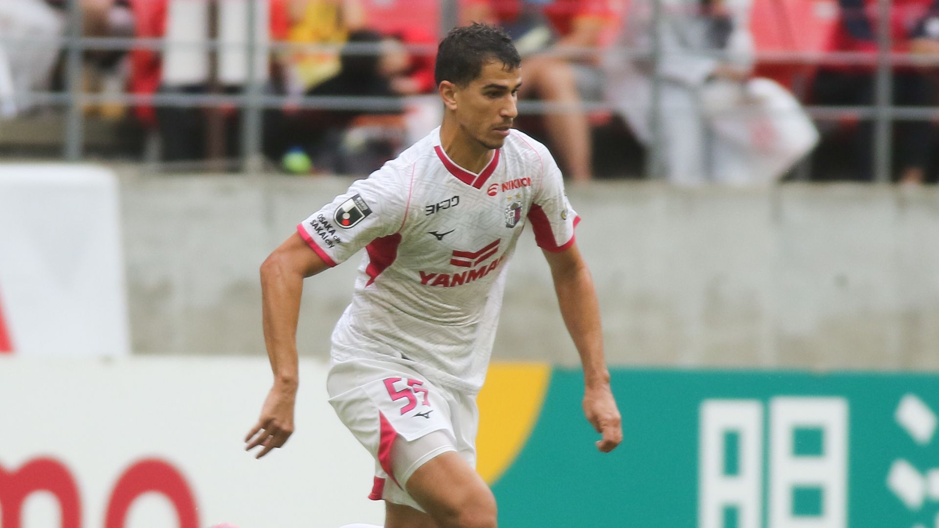 セレッソ大阪　ヴィトールブエノ　ユニフォーム 繊細なタッチで仕留めた！】#ヴィトールブエノ 選手の技ありゴールで